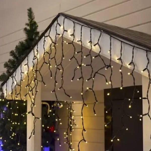 Гірлянда-бахрома вулична 10 м 48 ниток 240LED IP44 Чорний дріт, тепле світло